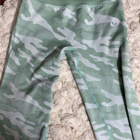 Green camo seamless leggings - Picture 9 of 11